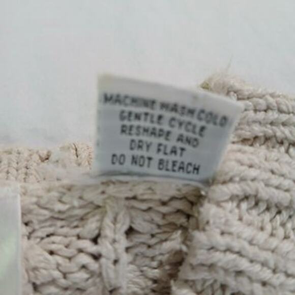VTG Mobility Small Long-Sleeved Ecru Silk/Cotton Blend Cable-Knit Sweater - Picture 13 of 13